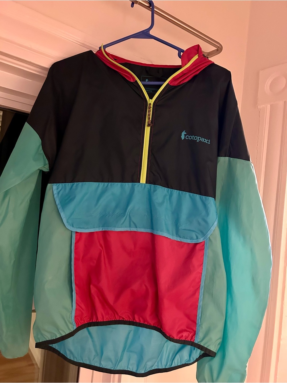 Cotopaxi Women’s Windbreaker
